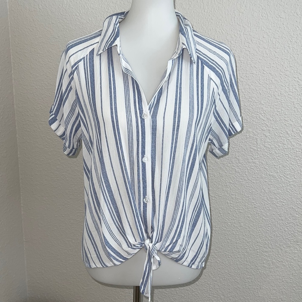 NWOT striped front knot shirt